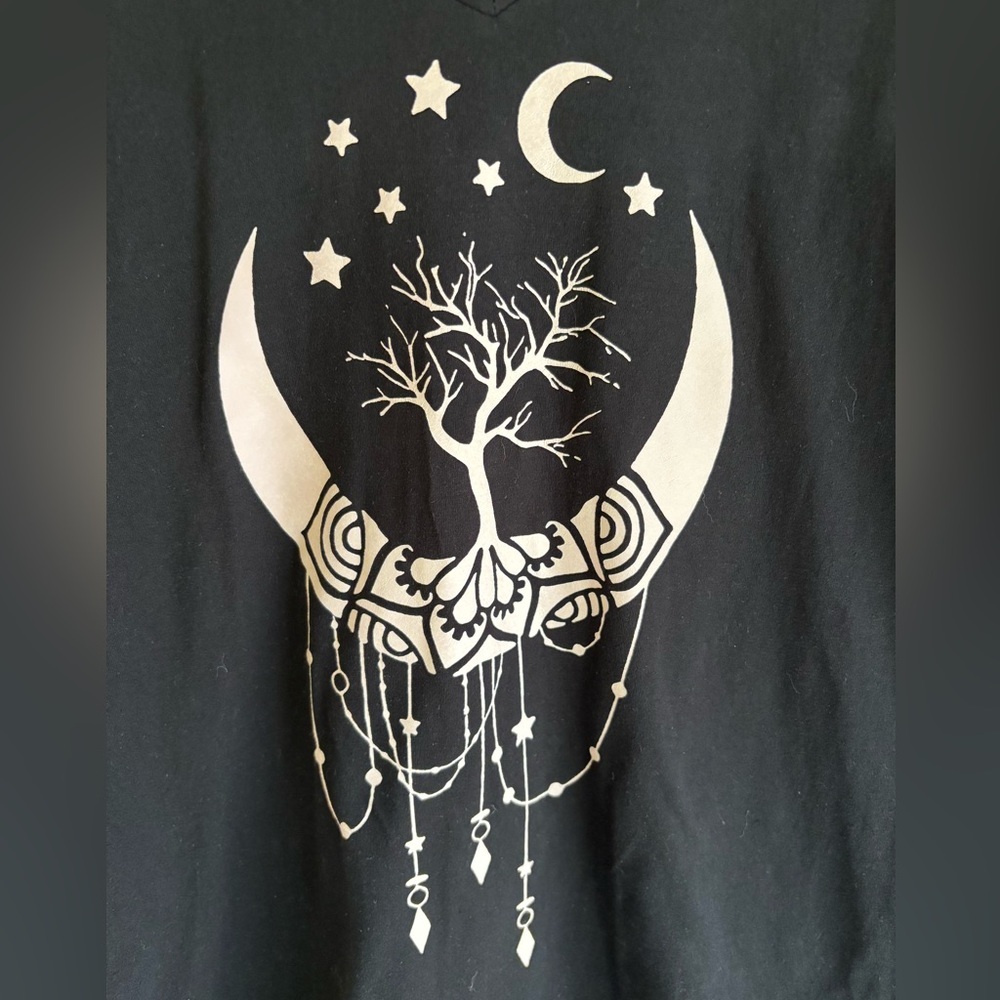 Chicyea-XL women’s v-neck crescent moon goddess t-shirt. 50/50 cotton. EUC! - Picture 2 of 7